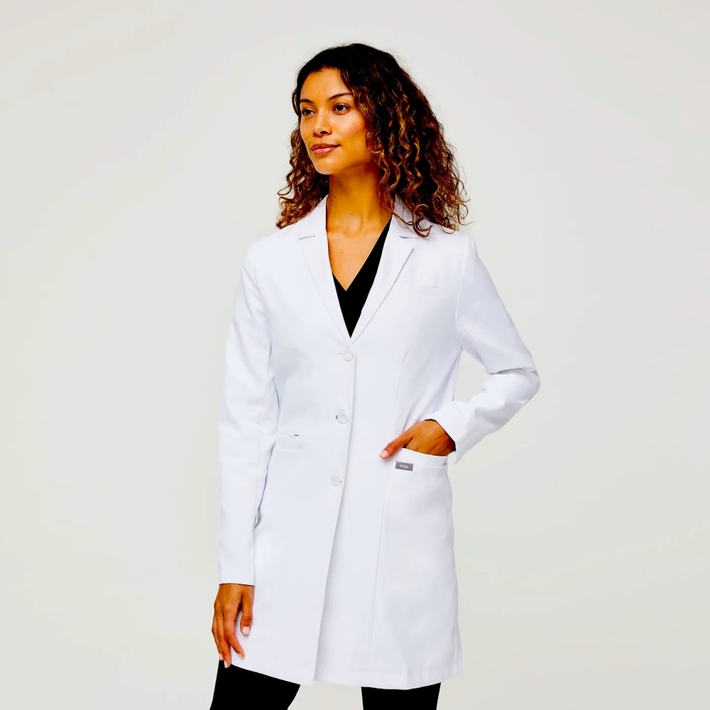 New Figs Bellevue White Coat - XS